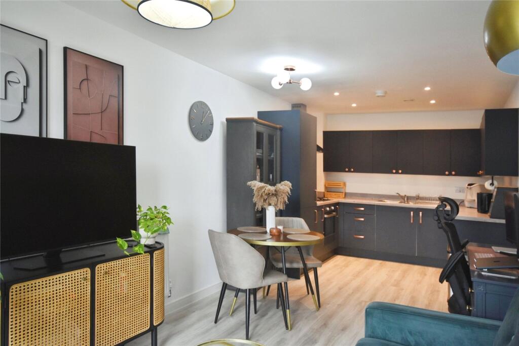 Apartment in Reading - More