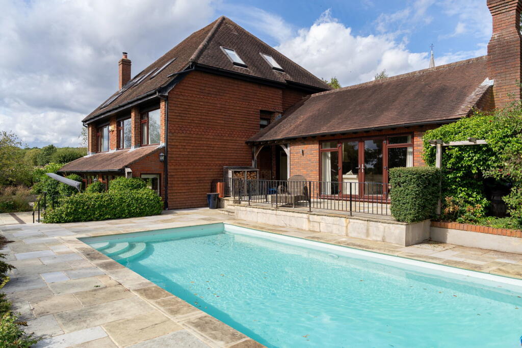 House in Redhill - View 4