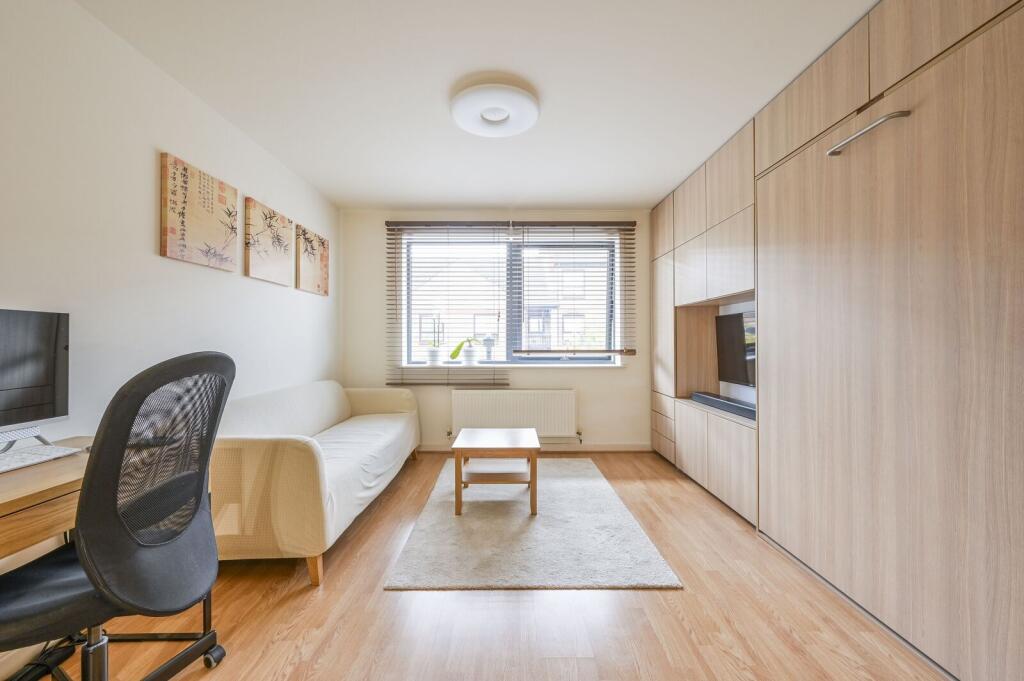 Apartment in London - More