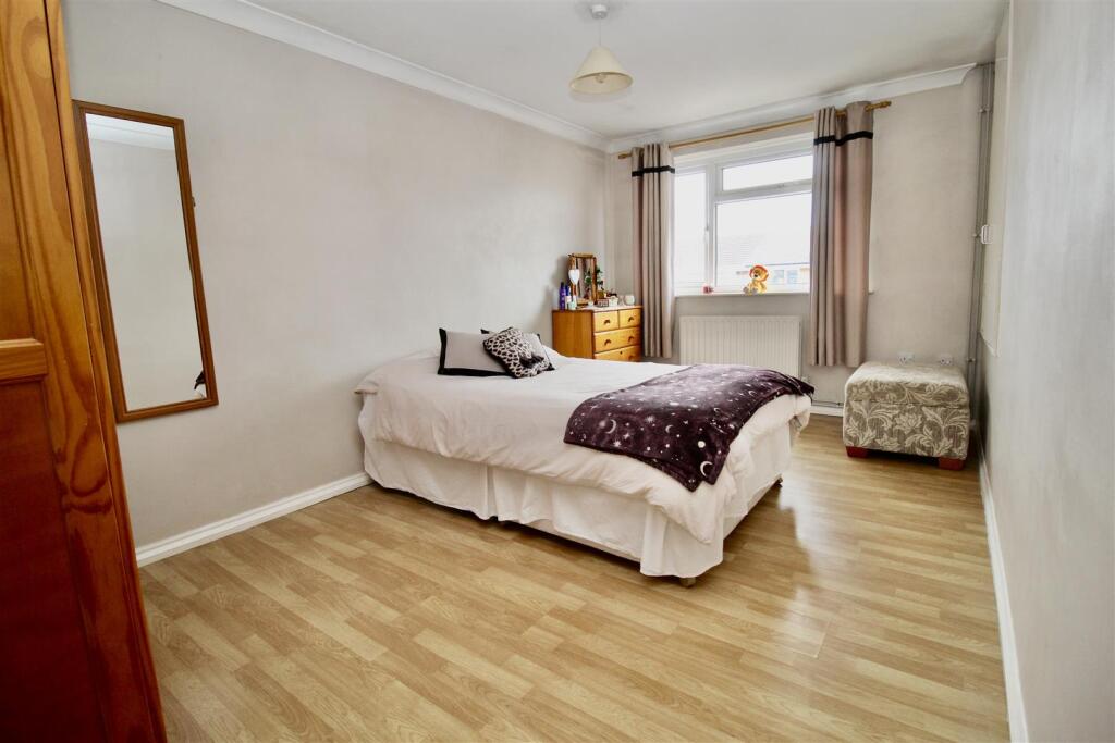 Apartment in Birmingham, Tile Cross - View 4