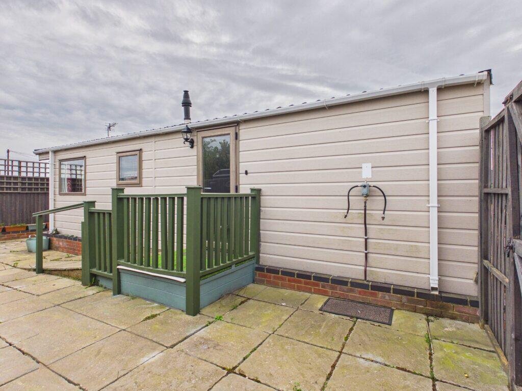 5b Norton Park Tewkesbury Road, Norton, GL2 9LH photo 4