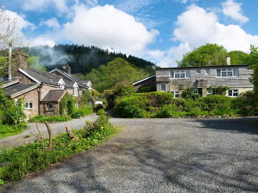 Main image of property: LUXURY RESORT ACCOMMODATION, Wales