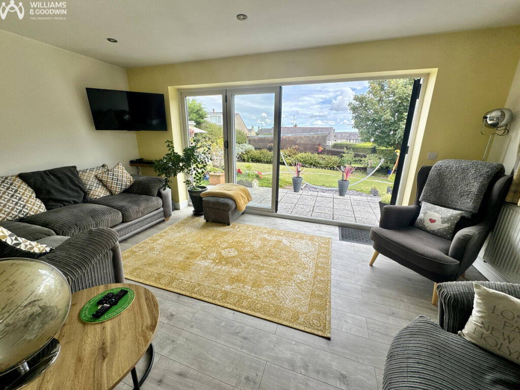 House in Holyhead, Porth-y-Felin - More