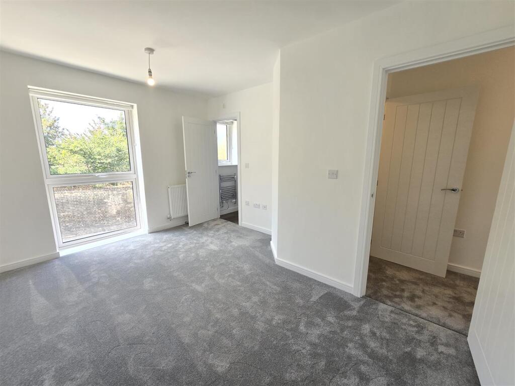 House in Dartford - View 4