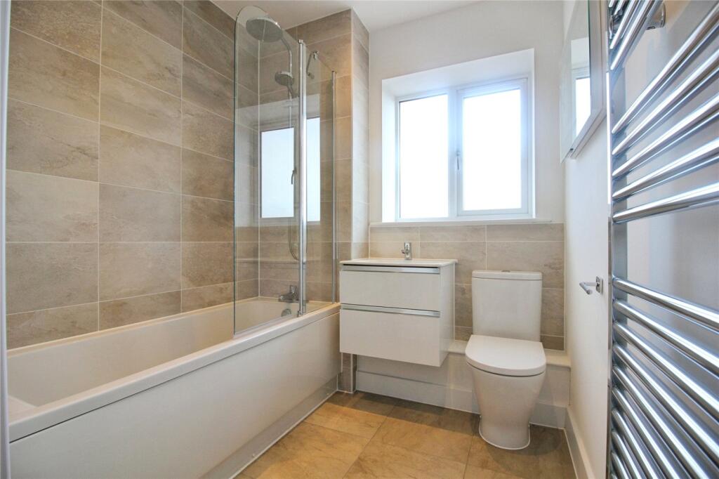 Apartment in Reading - View 4