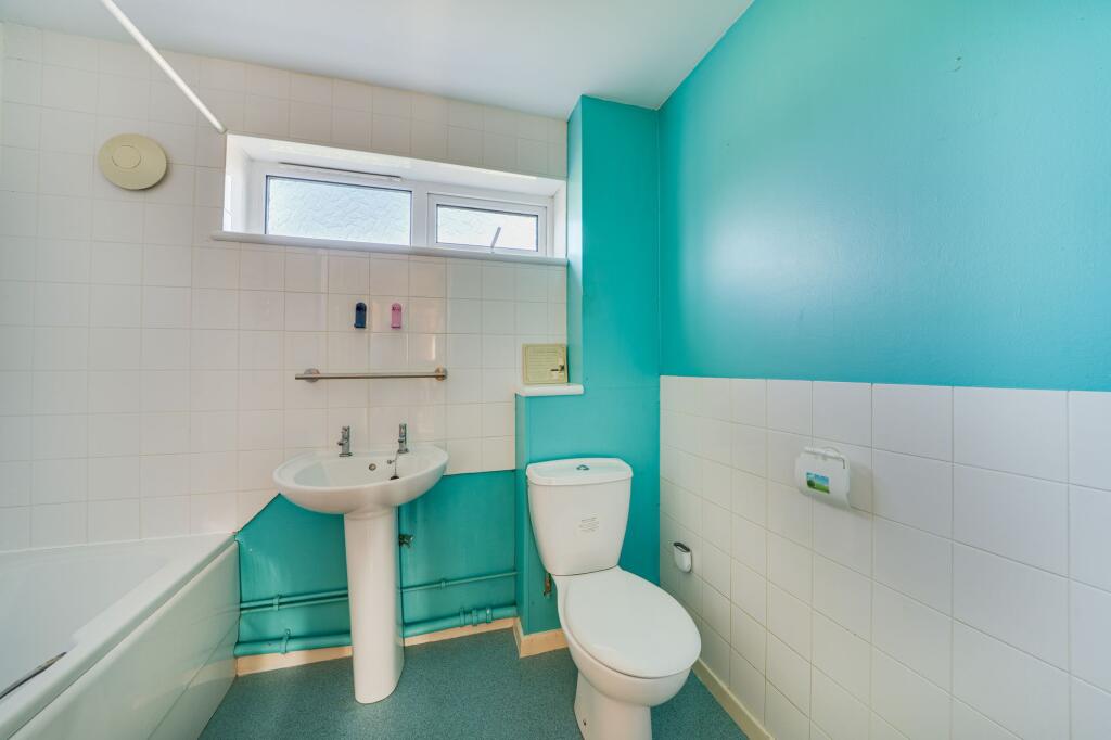 Wealdstone, Telford, TF7 photo 4