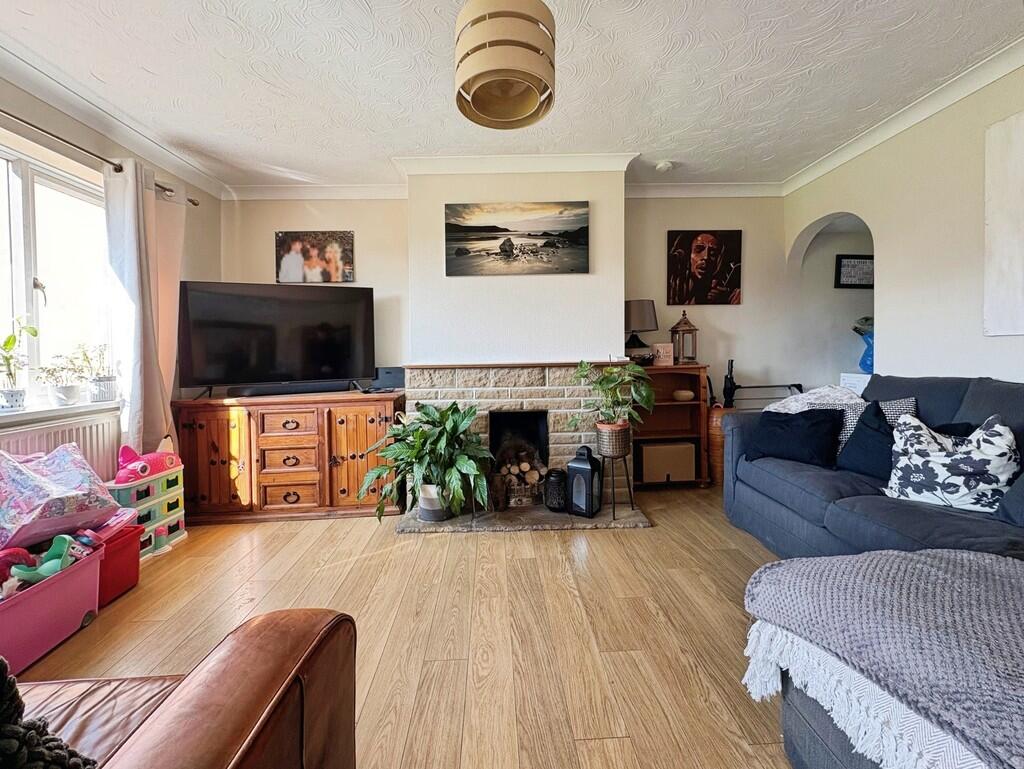 Seaton Road, Yeovil - View 3