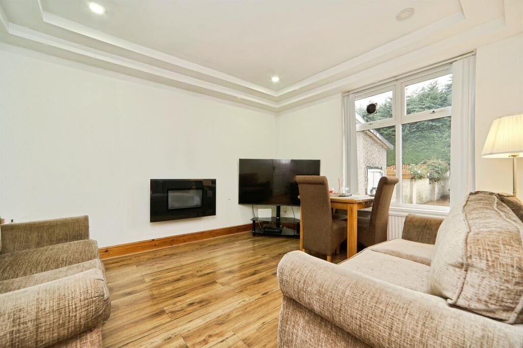 House in Bradford, West Yorkshire - View 4