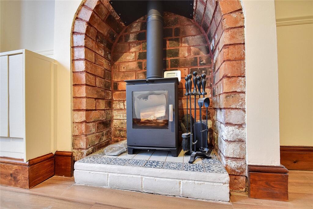 House in Worcester - View 4