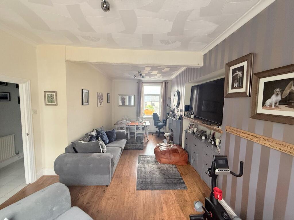 House in Newport - View 4