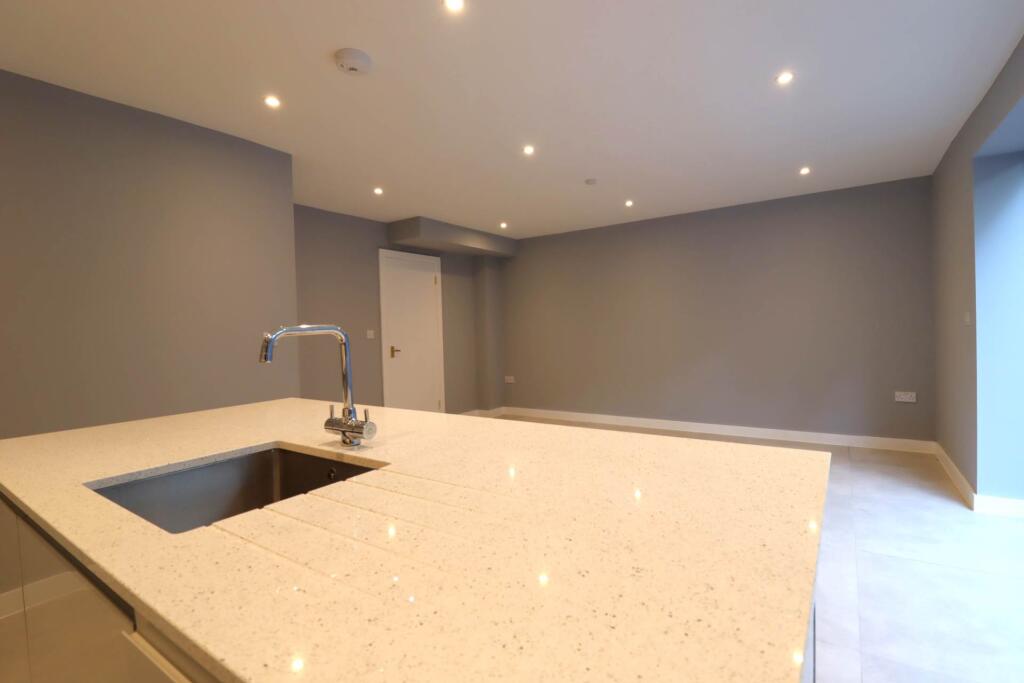 House in Swindon - View 5