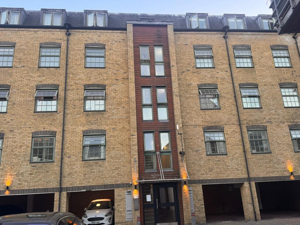 Main image of property: Hewetts Quay, Abbey Road, Barking, Barking And Dagenham