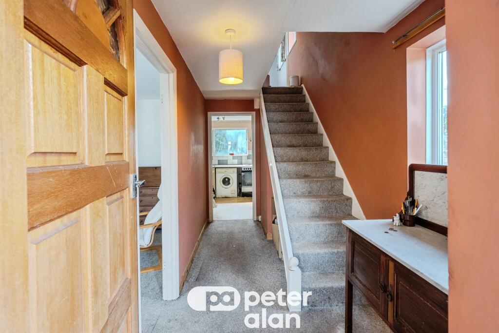 House in Newport - View 5
