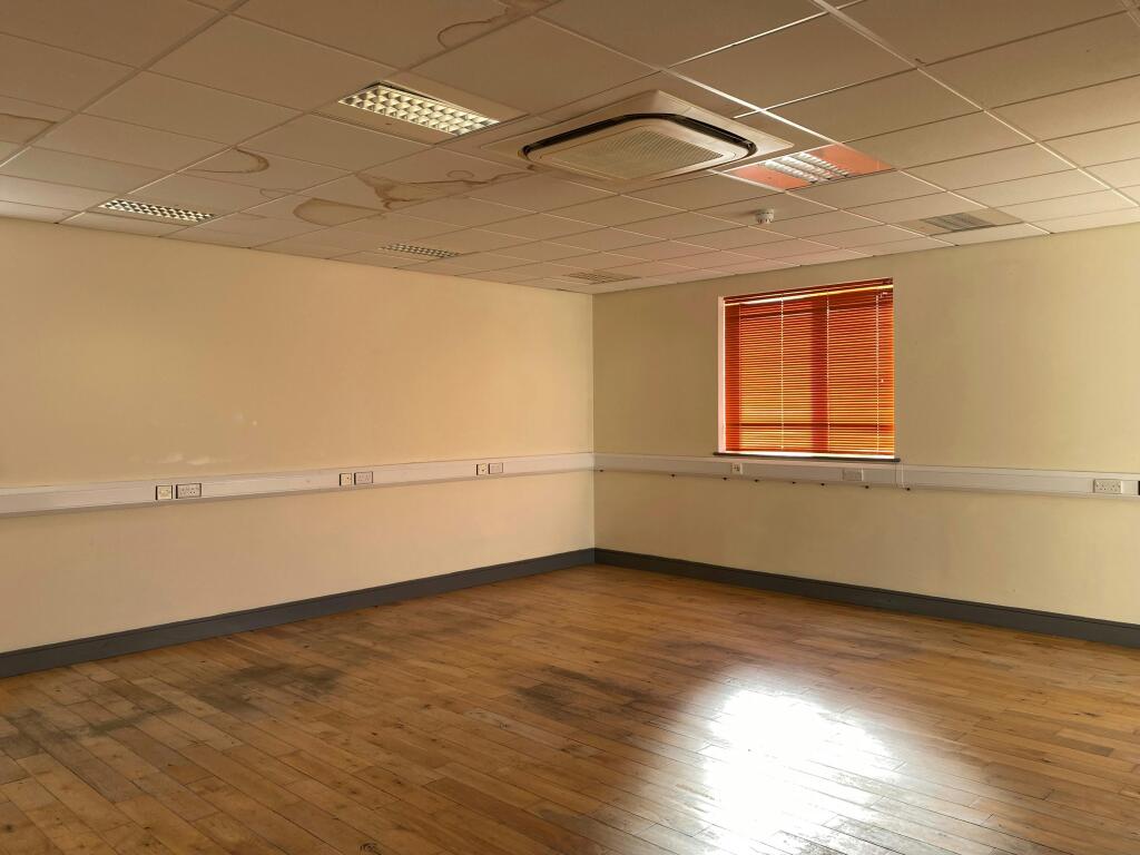 Office 1.jpg
