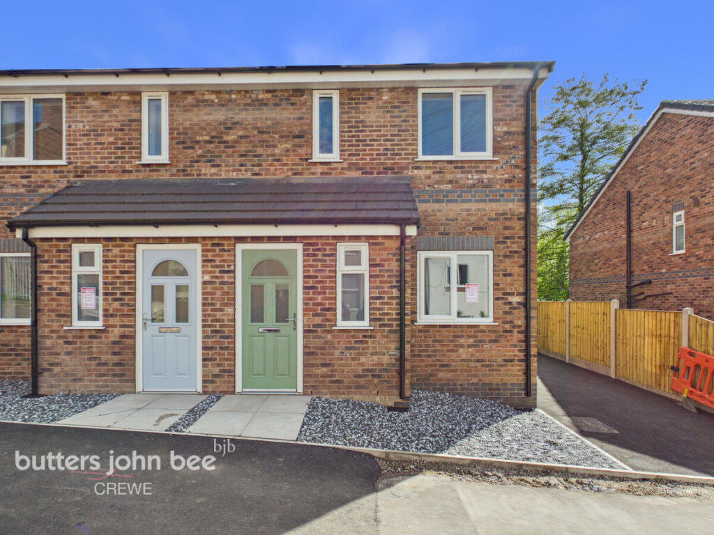 3-bed semi-detached on Walthall Street, Crewe, £249,500