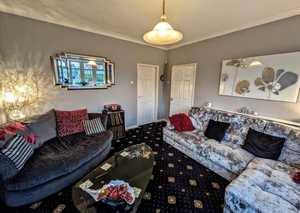 Derwent Drive, Chadderton photo 3
