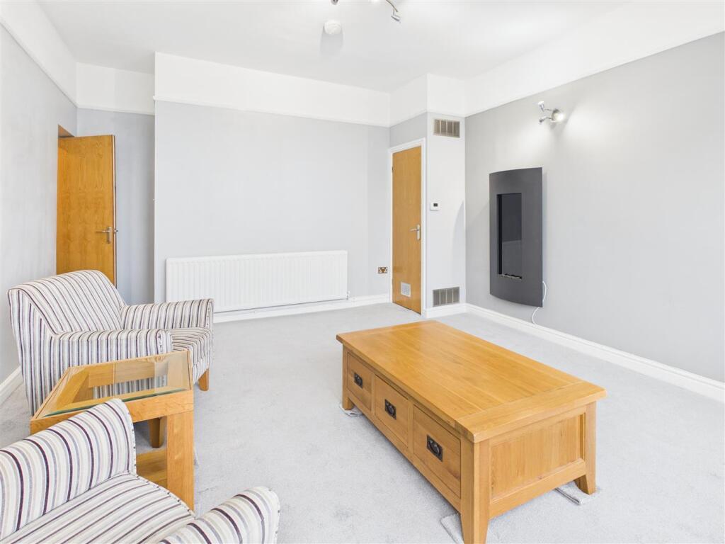 Apartment in Worcester - View 5