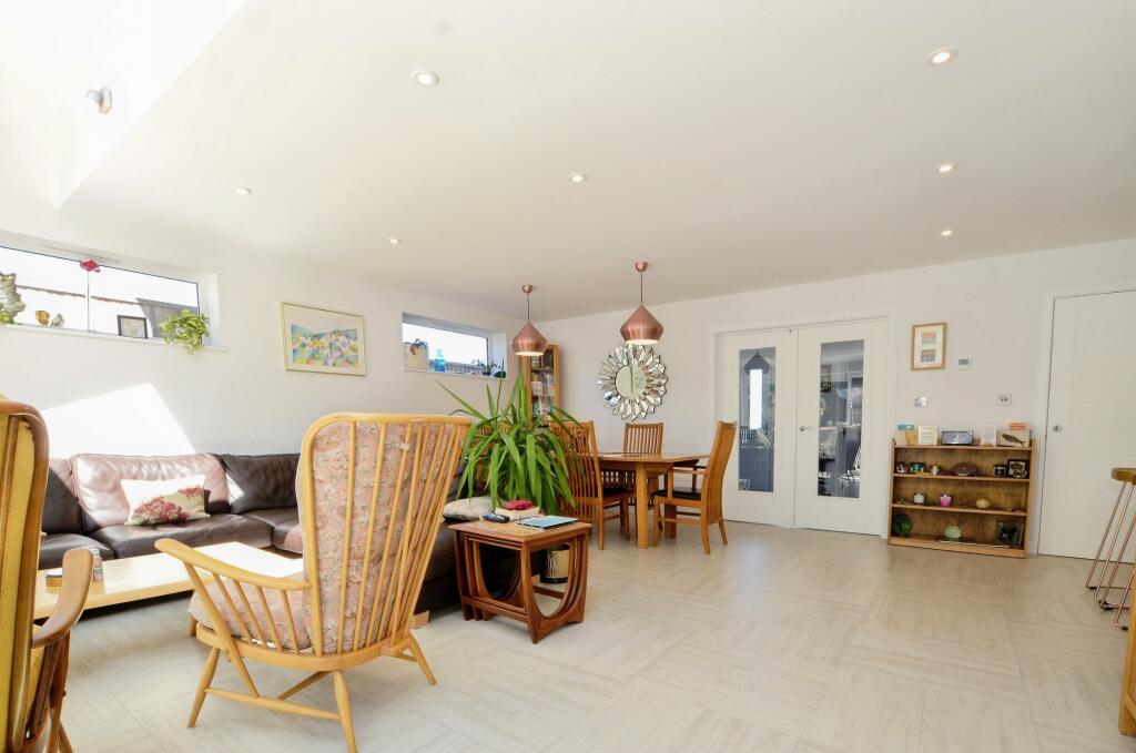 House in Hertsmere, Elstree and Borehamwood - View 4