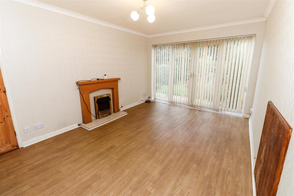 St. Johns Close, Brinsley photo 3