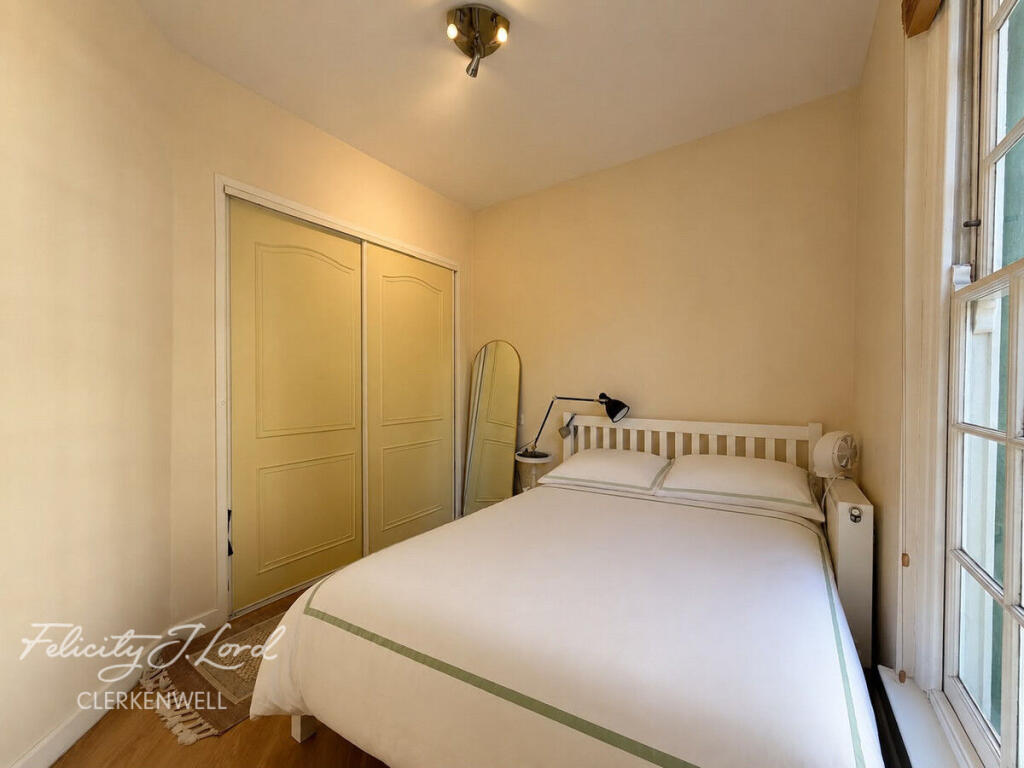 Apartment in London, Clerkenwell - View 3