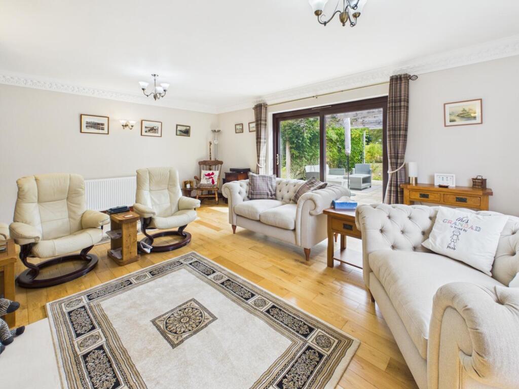 House in Lincoln - View 3