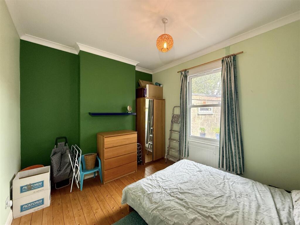 Apartment in London - More