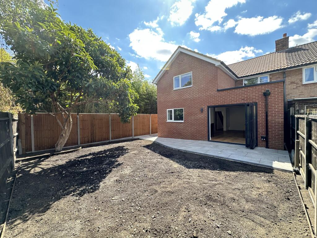 House in Cambridge, Cherry Hinton - View 2