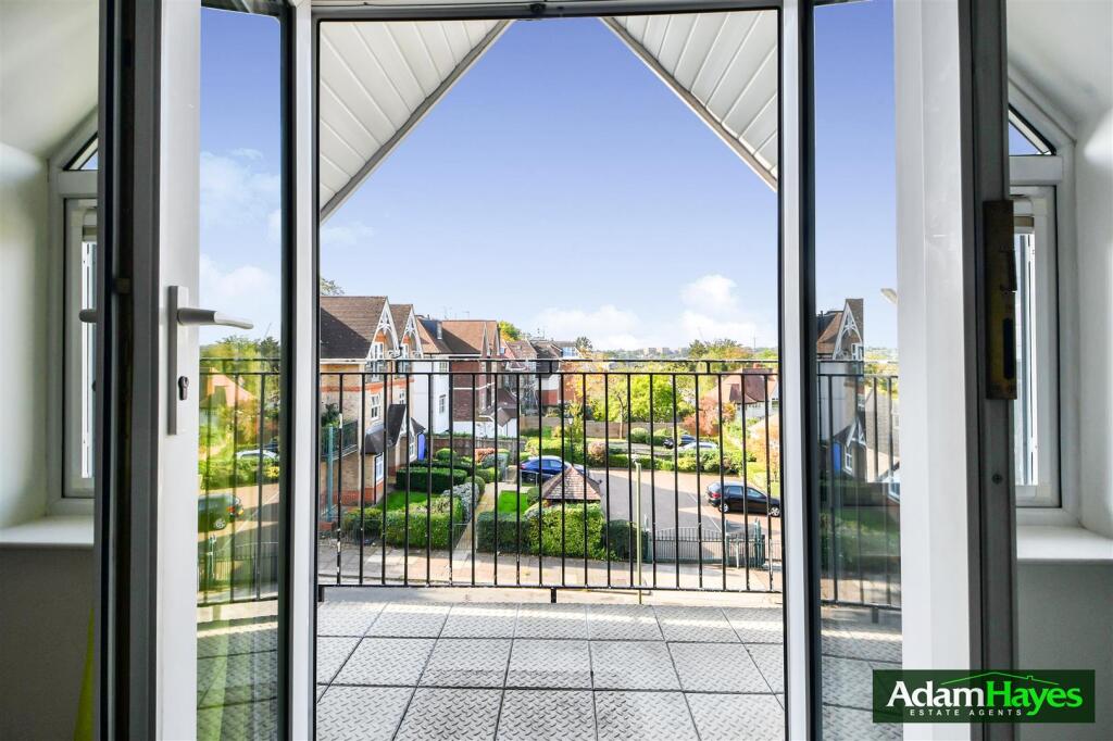 Apartment in London - View 5
