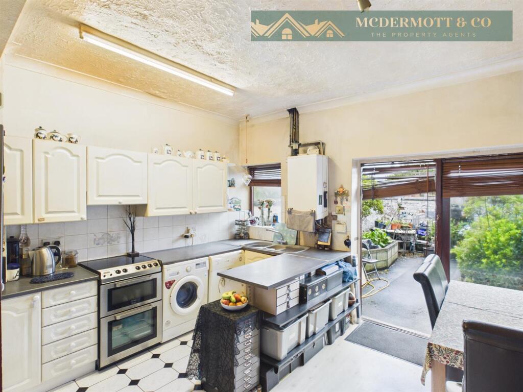 House in Oldham, Greater Manchester - View 3
