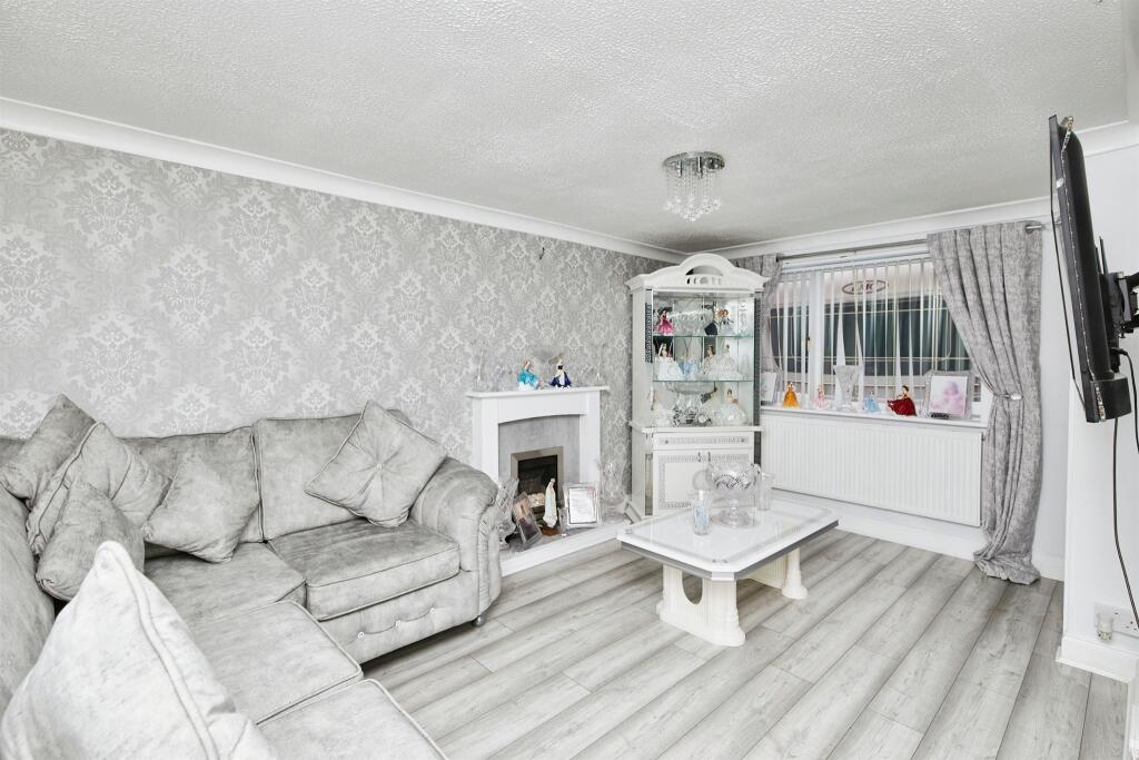 Main image of property: Fox Close, Stenson Fields, DERBY