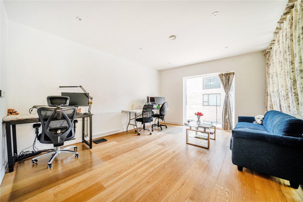 Apartment in London, Greenwich Millennium Village, East Greenwich - View 2