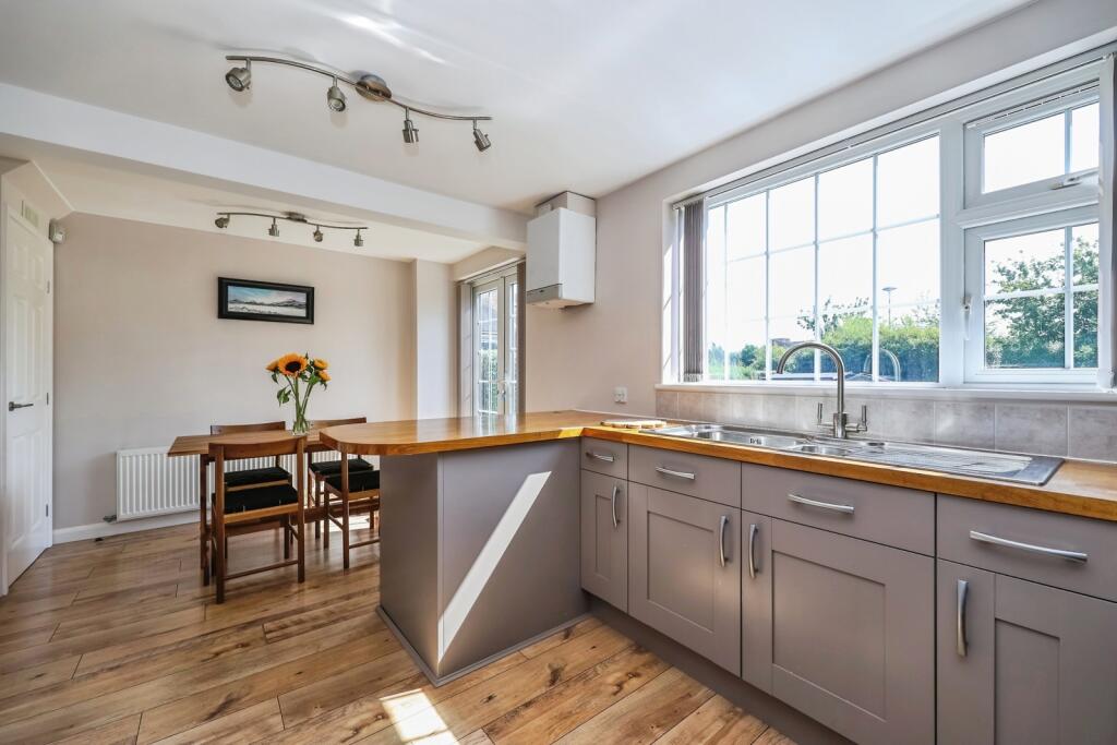 House in Nottingham, Clifton - View 5
