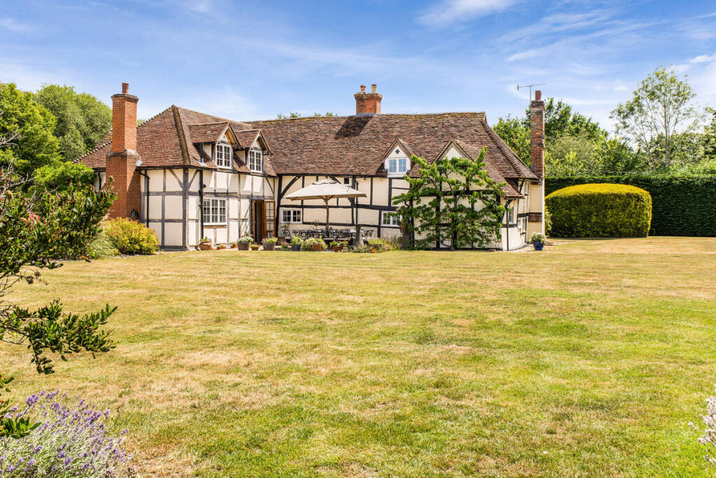 Main image of property: Broad Street Common, Guildford, Surrey GU3 3BL