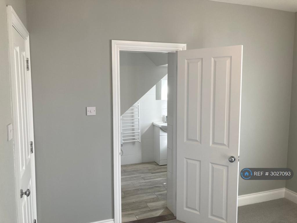 Apartment in Portsmouth - View 5