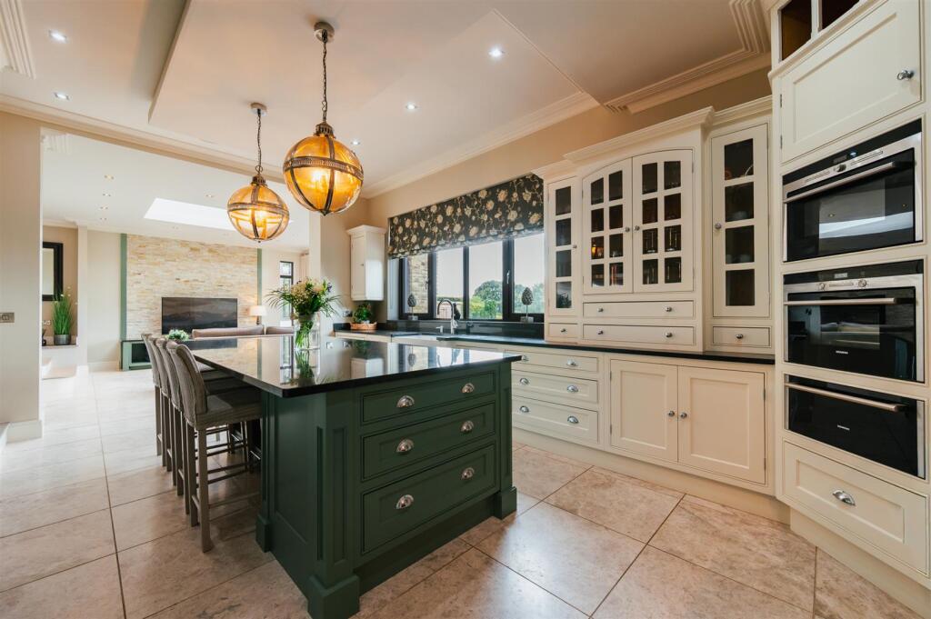 House in North East Derbyshire, Cartledge, Holmesfield - View 2