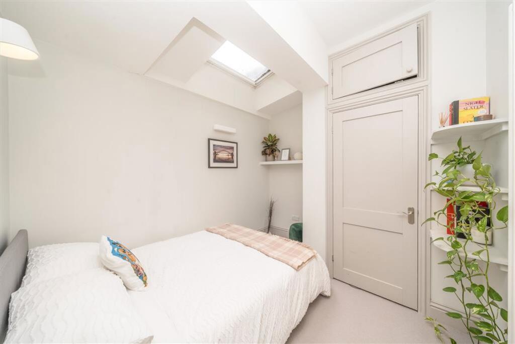 Apartment in London - More