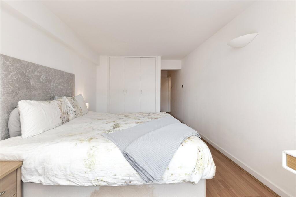 Apartment in London - More