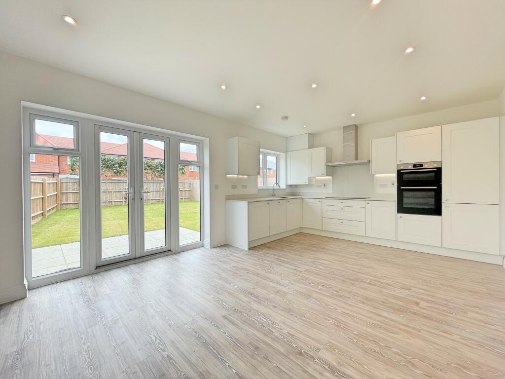 Petley Way, KELVEDON,  photo 3