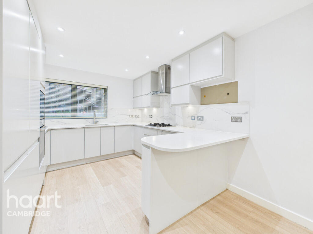House in Cambridge, Petersfield - View 2