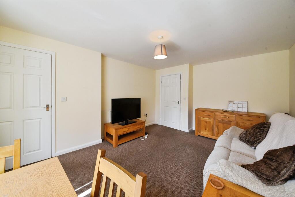 Kinross Road, Sleaford - View 2