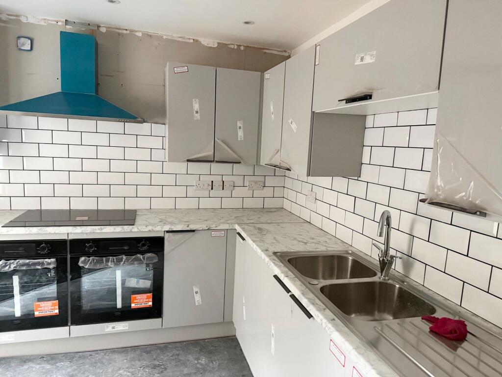 Main image of property: 28 St Andrews Square, Hastings, TN34