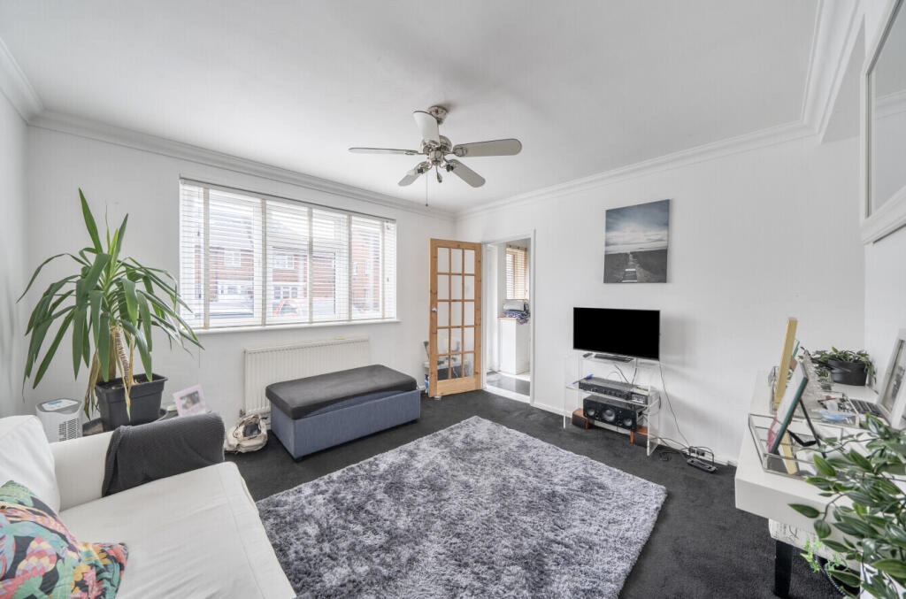House in London, Pollards Hill - View 2