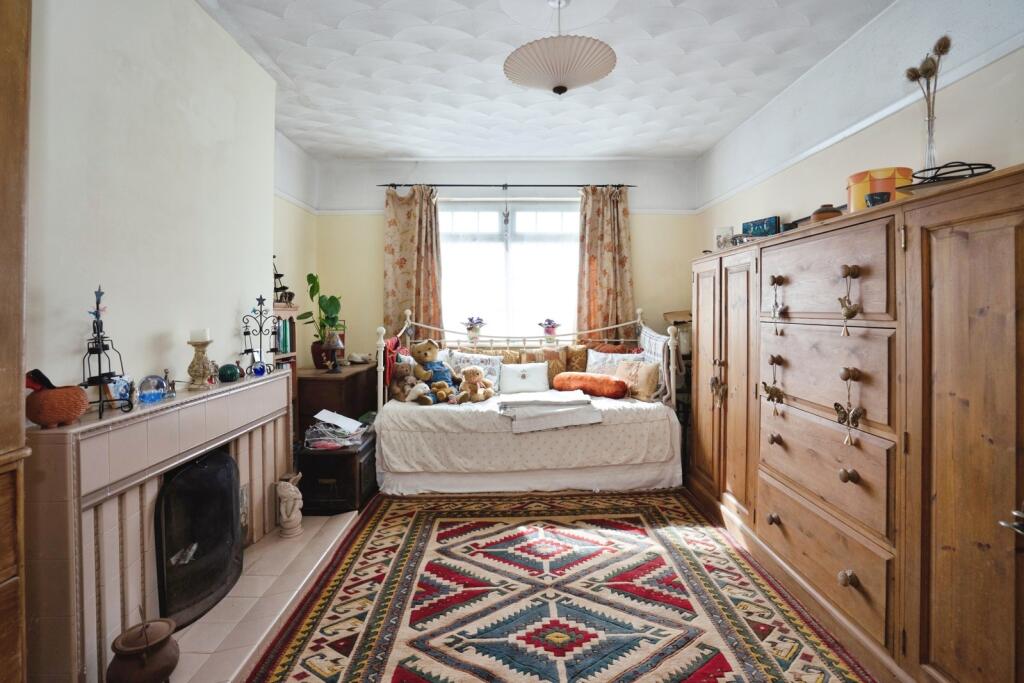 House in Worthing, West Sussex - View 3