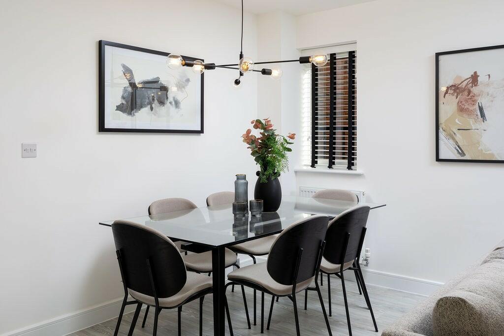 House in Chichester, Midhurst - More