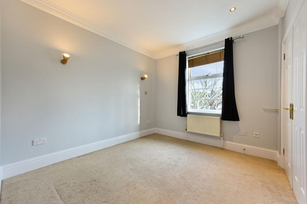Apartment in Kingston upon Thames - View 5