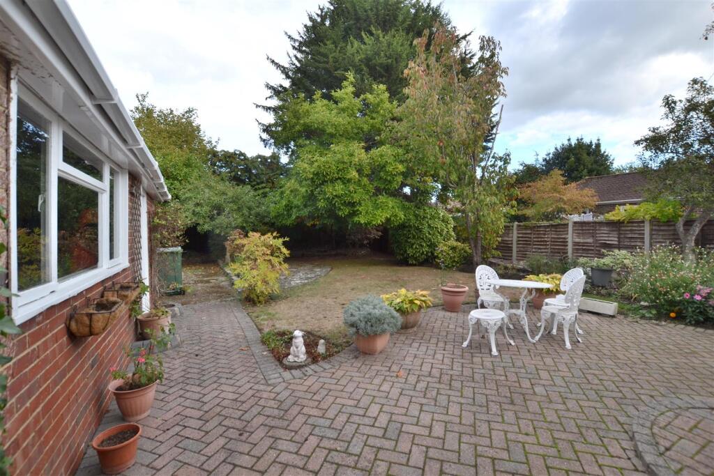 House in Guildford - View 2