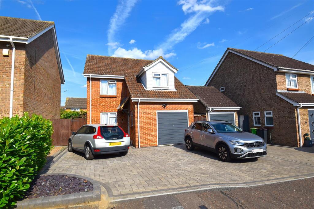 Main image of property: Derbydale, Ashingdon, Rochfrod