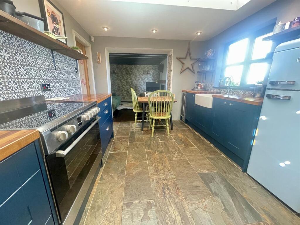 House in Brynrefail, Penrhoslligwy, Moelfre - View 4