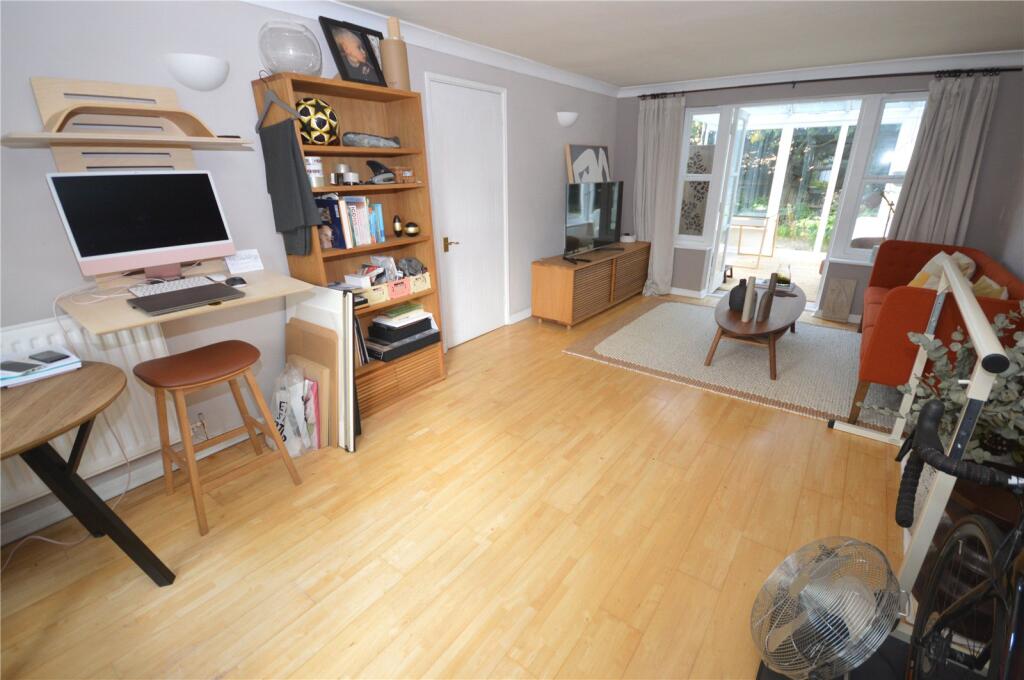 House in Luton - View 5