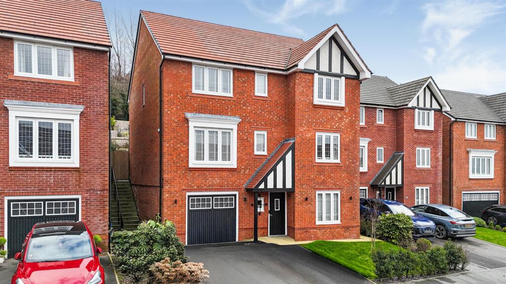 House in Bolton - View 4